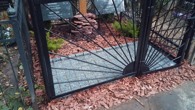 Даже небольшие площади хорошо выглядят после укладки брусчатки